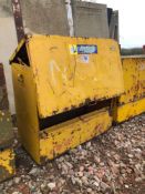 Lockage site storage cabinet