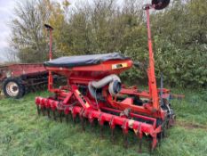 2003 KRM Maxi-drill SR 4m disc drill with leading tines to springtines to tyre packer with discs and