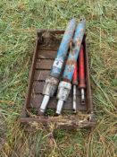 Quantity hydraulic rams