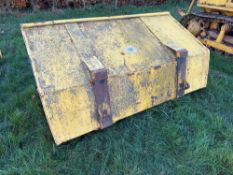 General purpose bucket with Sanderson attachments