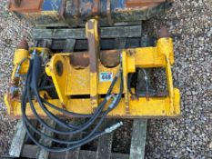 JCB pin and cone headstock
