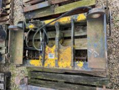 Pin and cone to JCB Qfit conversion headstock
