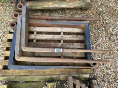 2.No sets of JCB pallet tines (1x 3t 1x 4t)