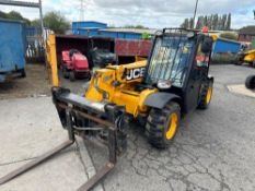 2018 JCB 525-60, air-con, reverse camera, immobiliser. C/w Qfit headstock and pallet tines. On 12-16