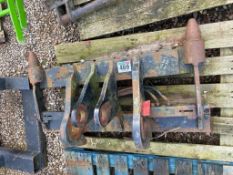 JCB to pin and cone carriage