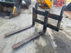 Pallet tines with back plate on JCB Q-fit brackets