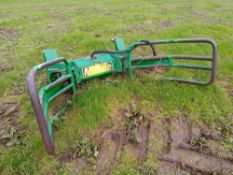 McHale bale squeeze on pin & cone brackets