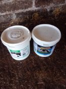 1no tub of Underbody udder salve and 1no tub of Tiesen teat wipes