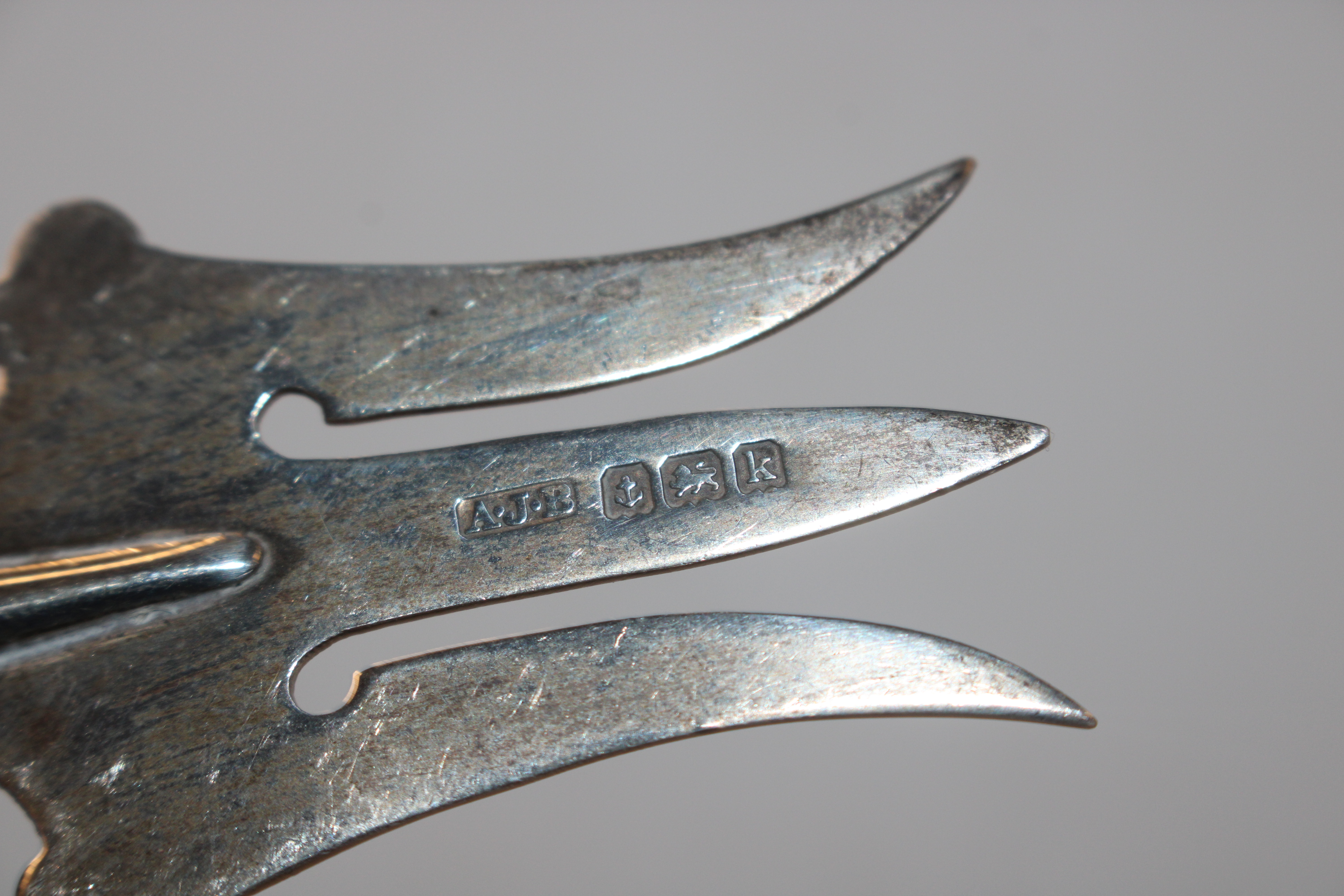 A silver cream jug, approx. 108gms; a vesta case; - Image 11 of 18