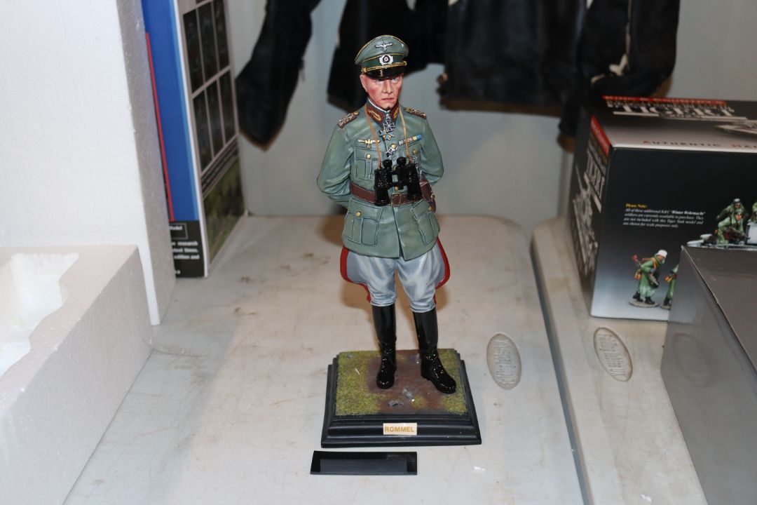 The Collectors Showcase Military Miniatures Genera - Image 4 of 5