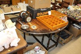 An oak drop leaf table