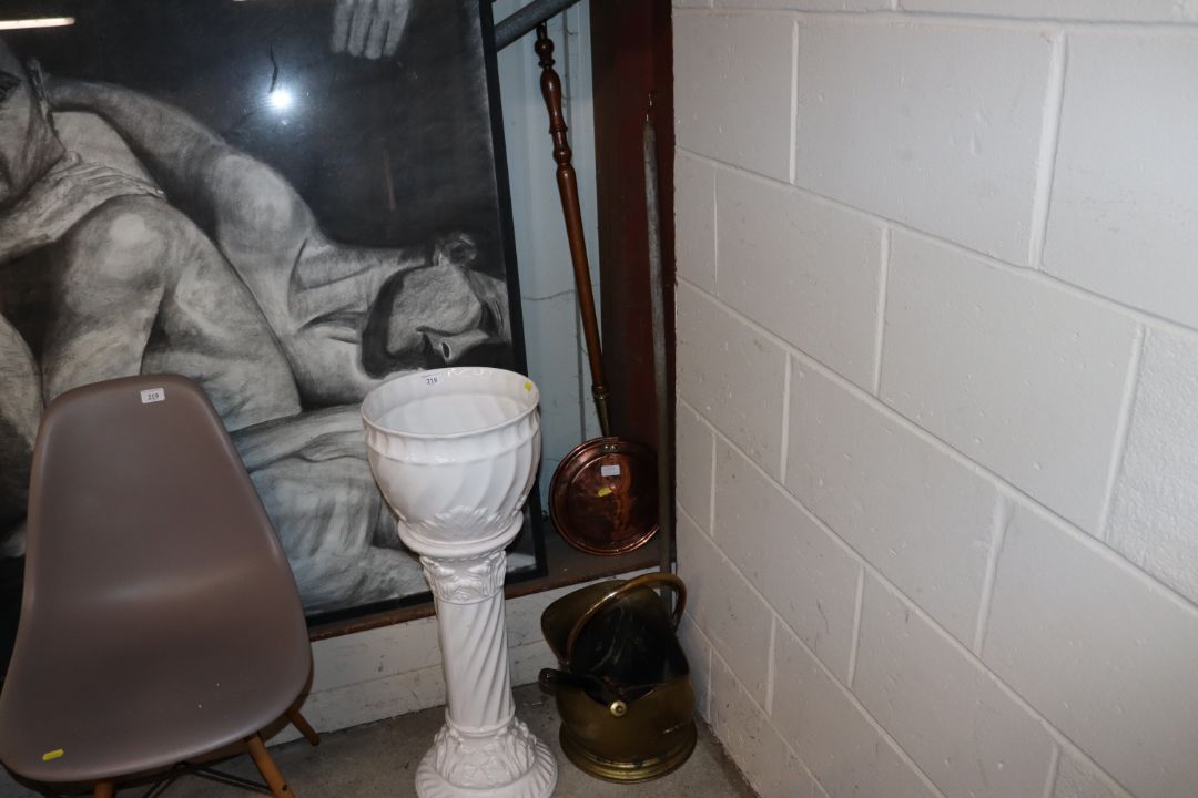 An antique copper warming pan with turned wooden h - Image 1 of 4