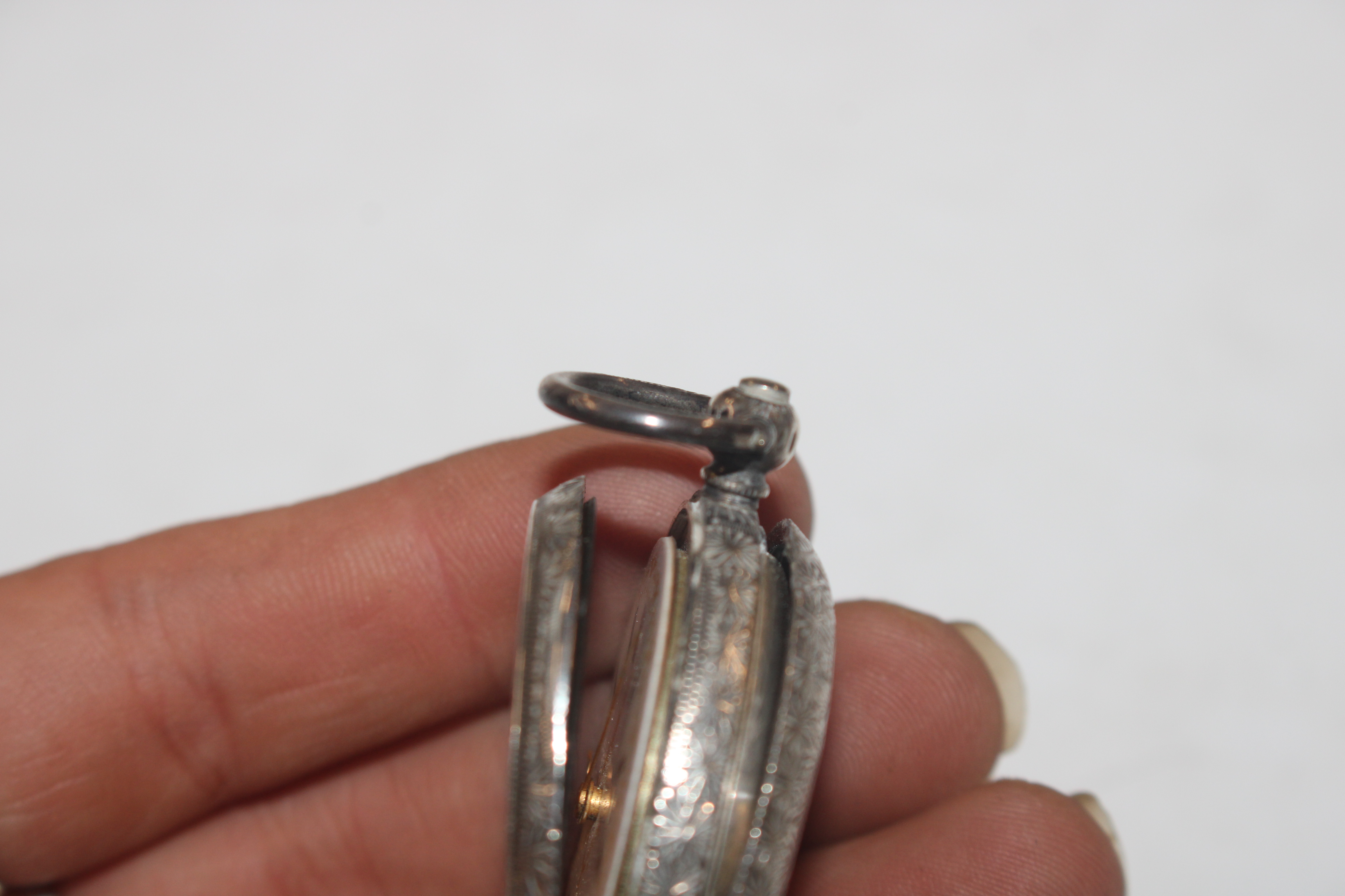 A silver cream jug, approx. 108gms; a vesta case; - Image 15 of 18