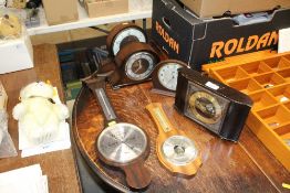 Four mantel clocks AF and two barometers