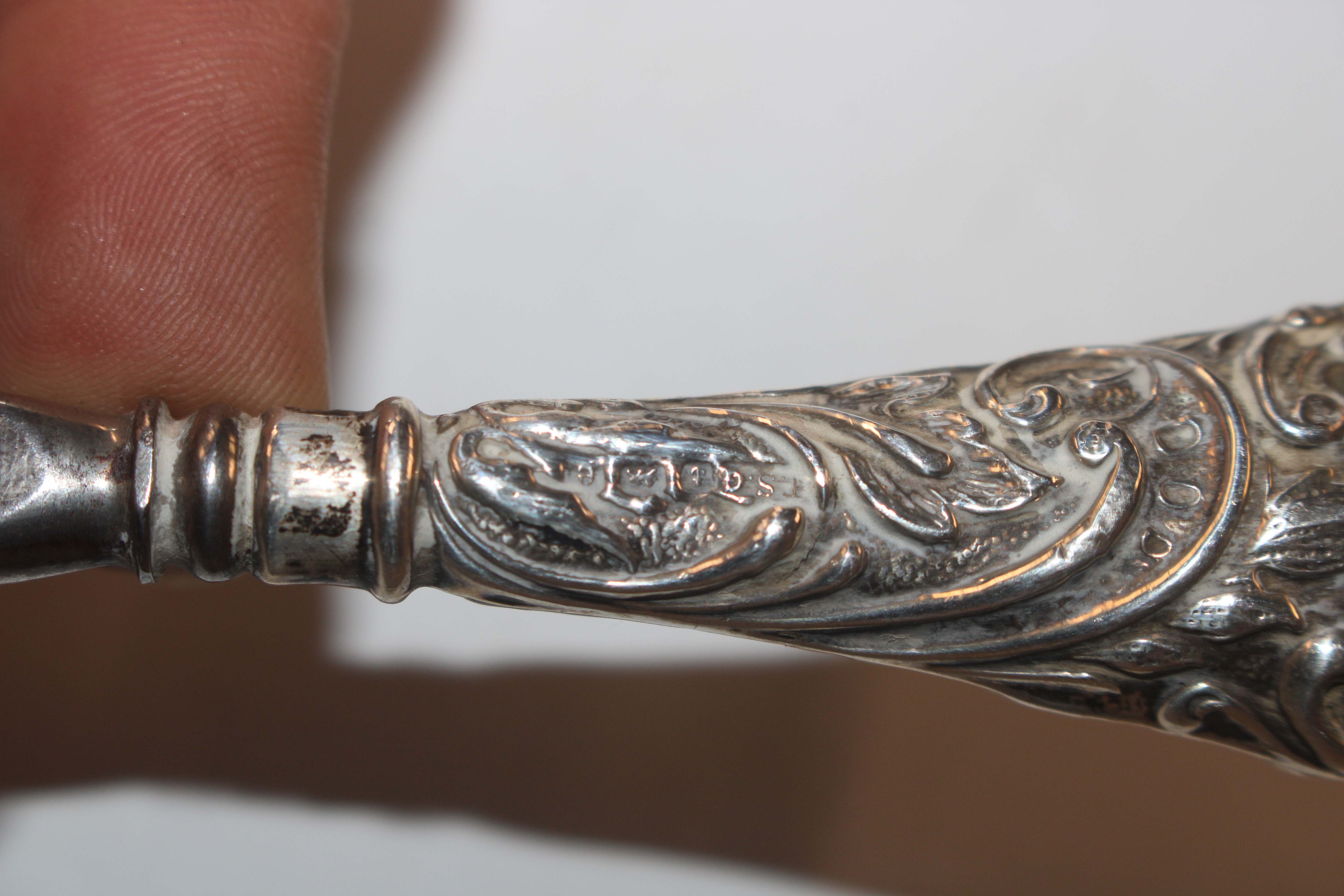 A silver cream jug, approx. 108gms; a vesta case; - Image 9 of 18