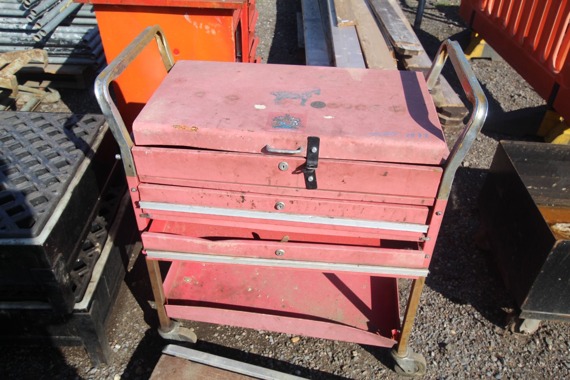 Tool trolley.