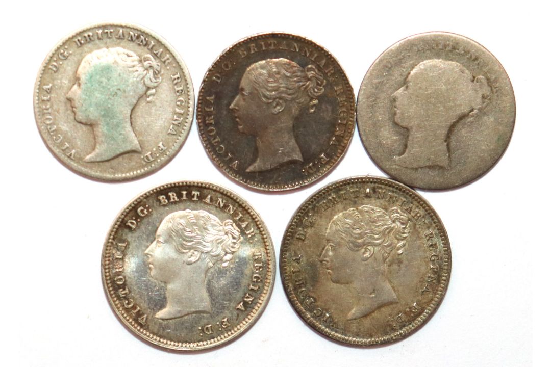 Five Victorian groats, including two Maundy fourpence pieces - Image 2 of 3