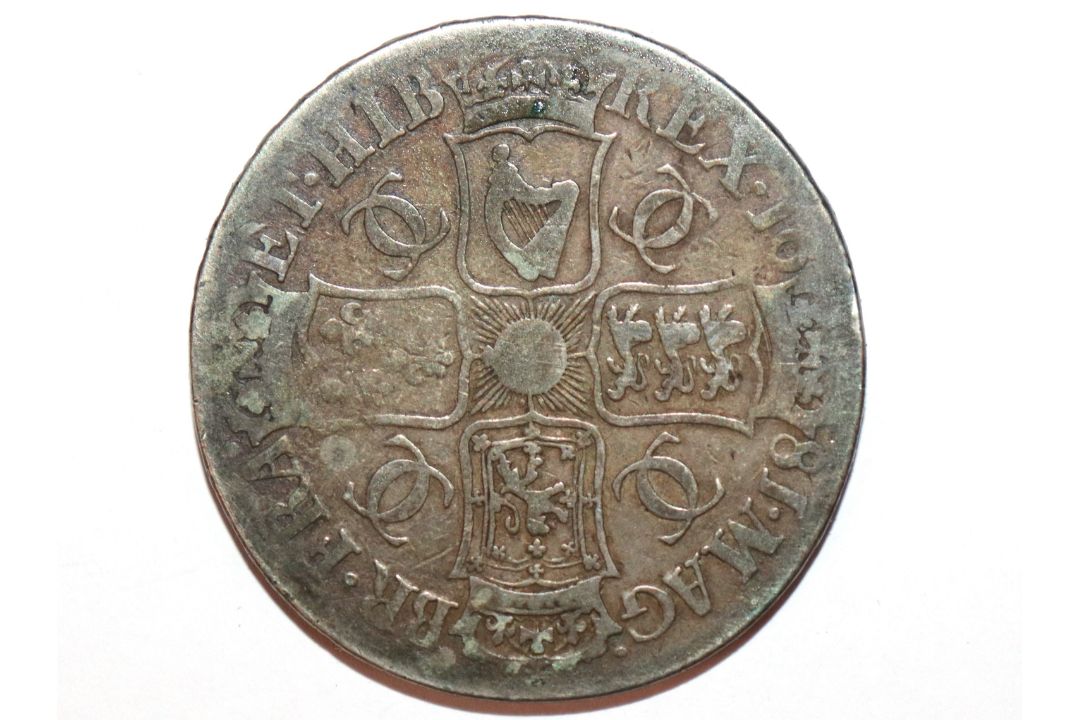 A Charles II 1681 crown - Image 1 of 4