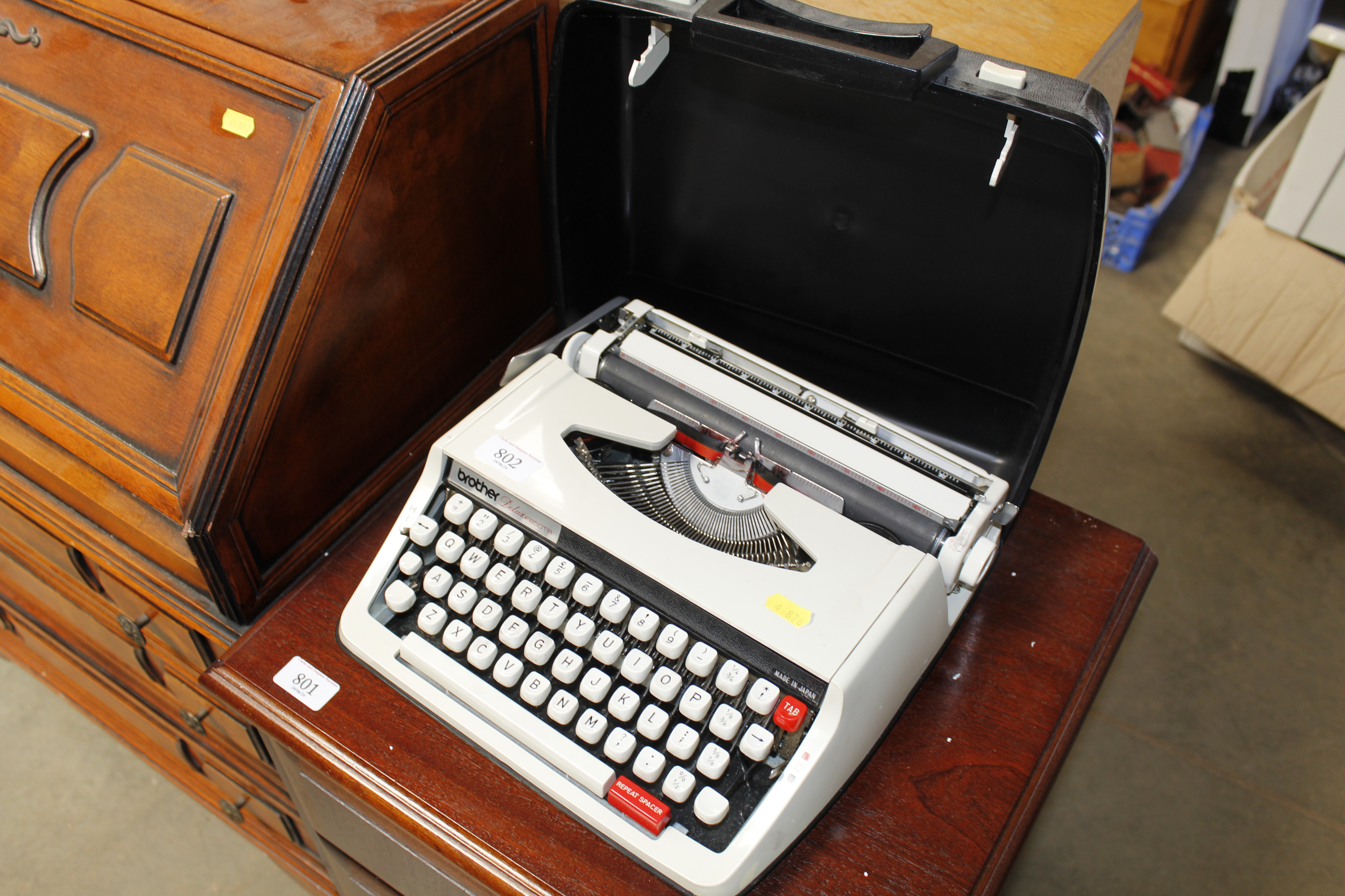 A Brother 850TR typewriter