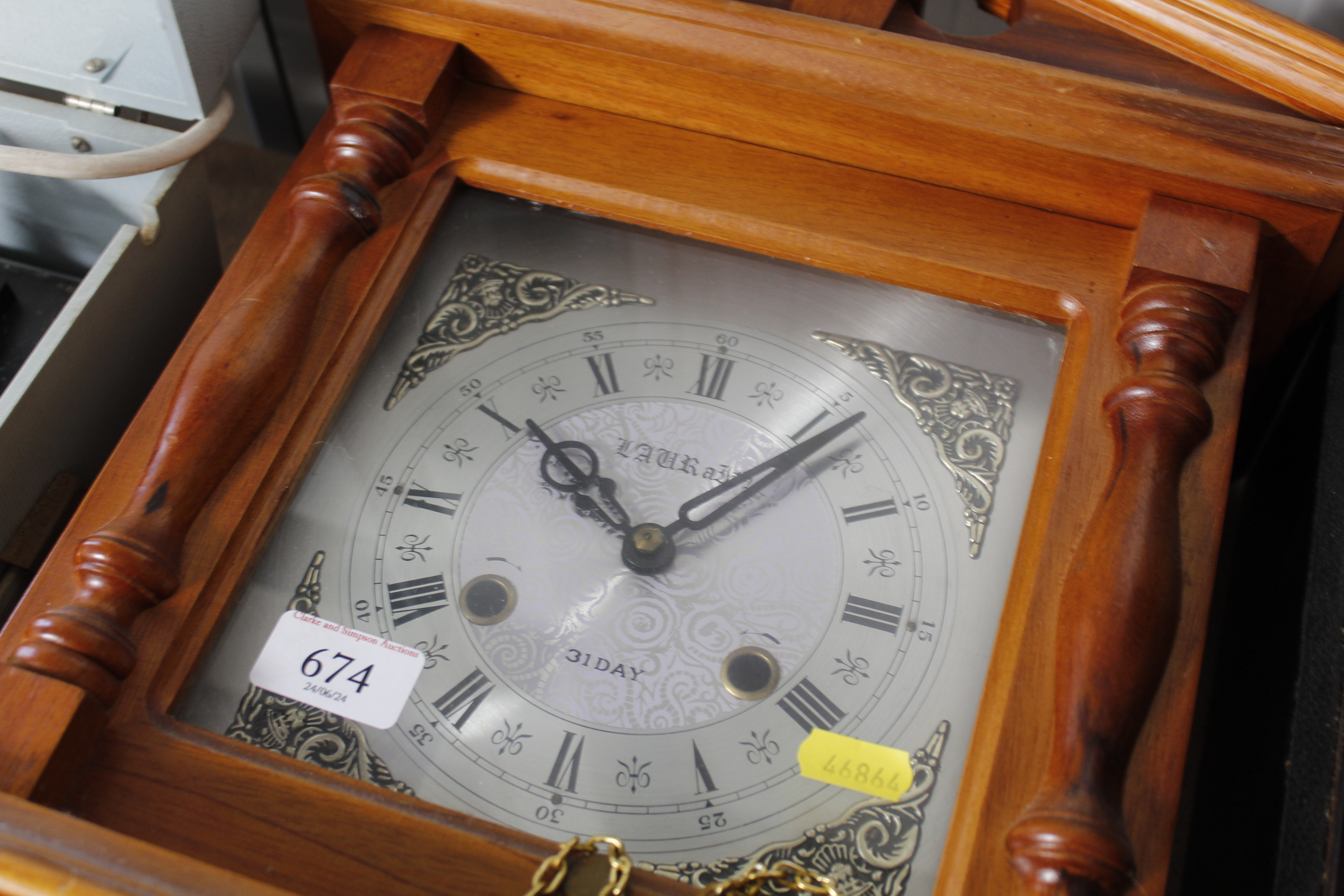 A 31 day wall clock - Image 2 of 2