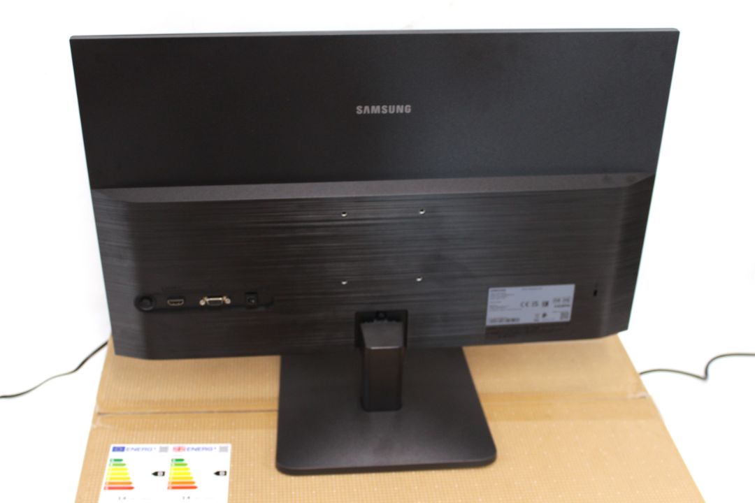 Samsung S24A336NHU 23.8" Essential Monitor, as new with power cable, instruction manual and original - Image 5 of 9