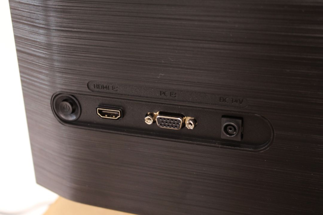 Samsung S24A336NHU 23.8" Essential Monitor, as new with power cable, instruction manual and original - Image 6 of 9