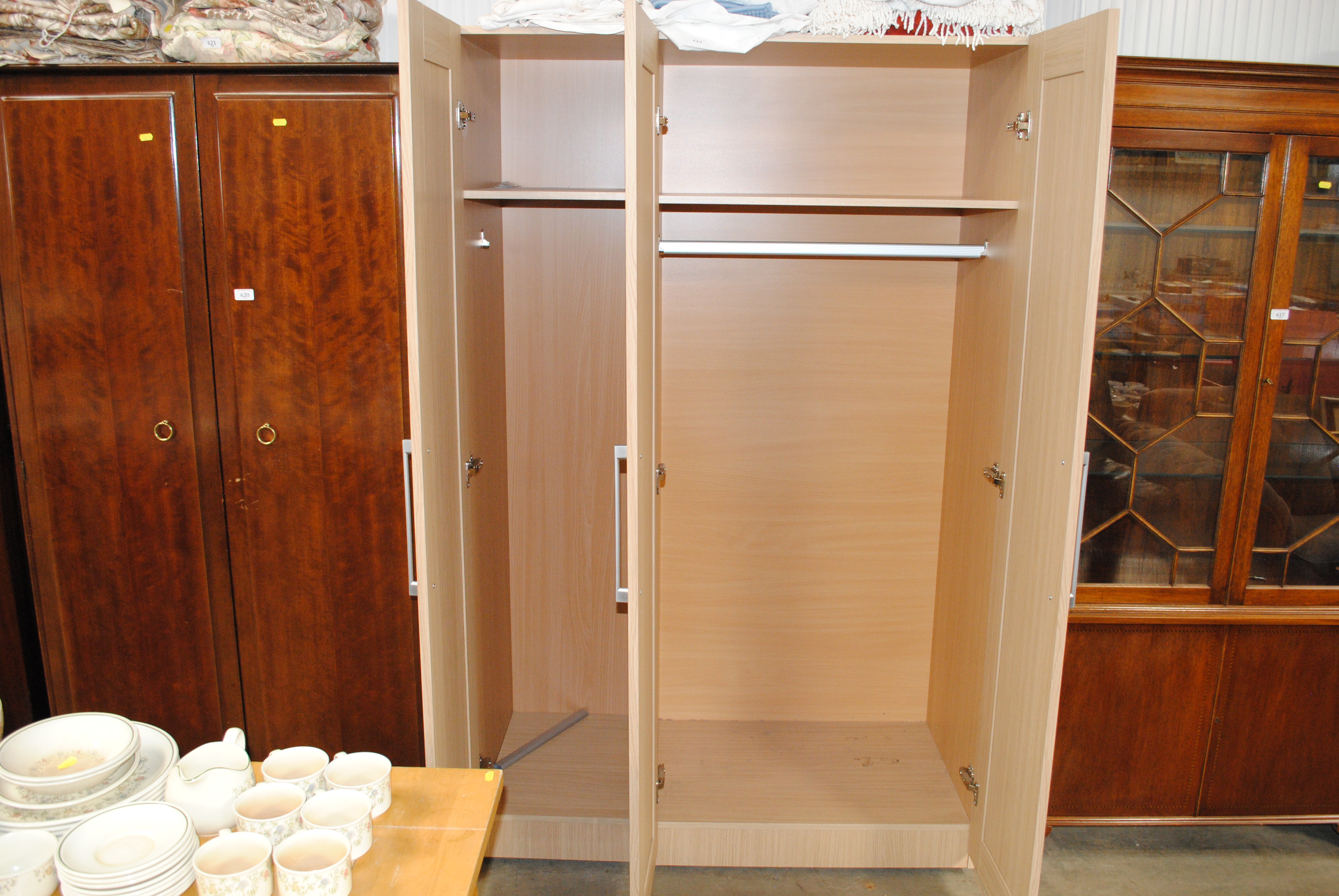 A modern three door wardrobe - Image 2 of 2