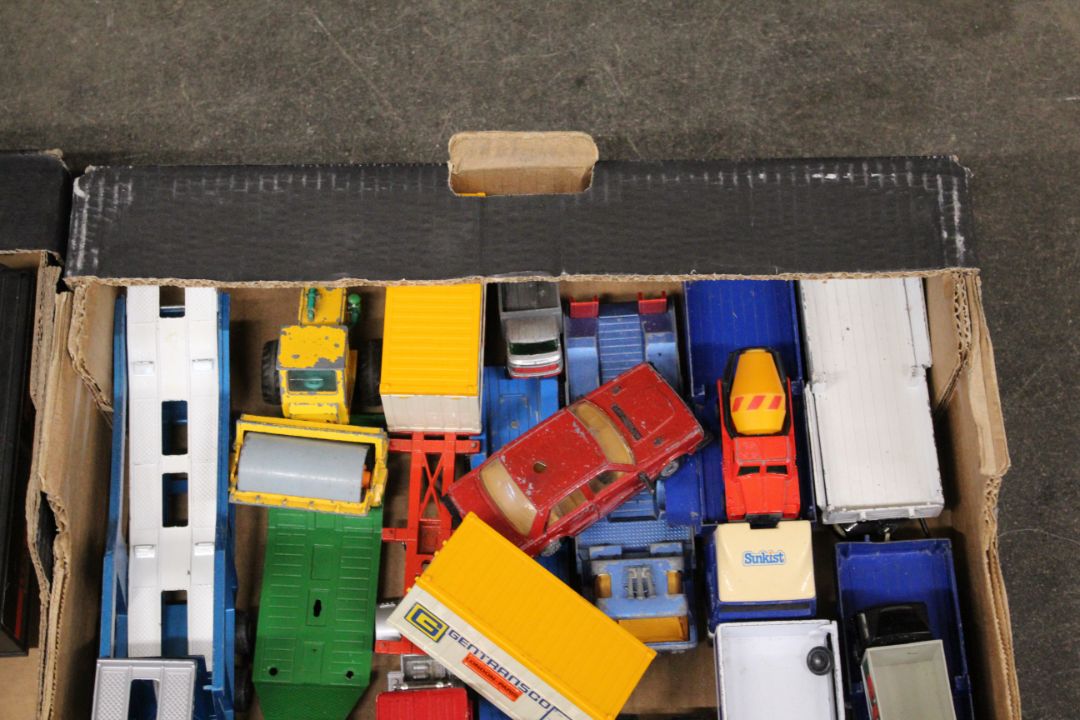 A large group of unboxed and mostly play worn vehicles including Lesney, Matchbox Series, K8 Guy - Image 7 of 7