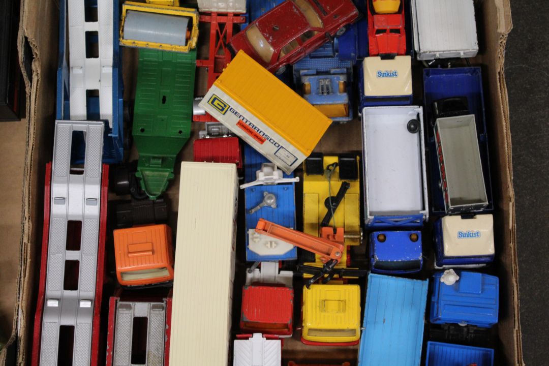 A large group of unboxed and mostly play worn vehicles including Lesney, Matchbox Series, K8 Guy - Image 6 of 7