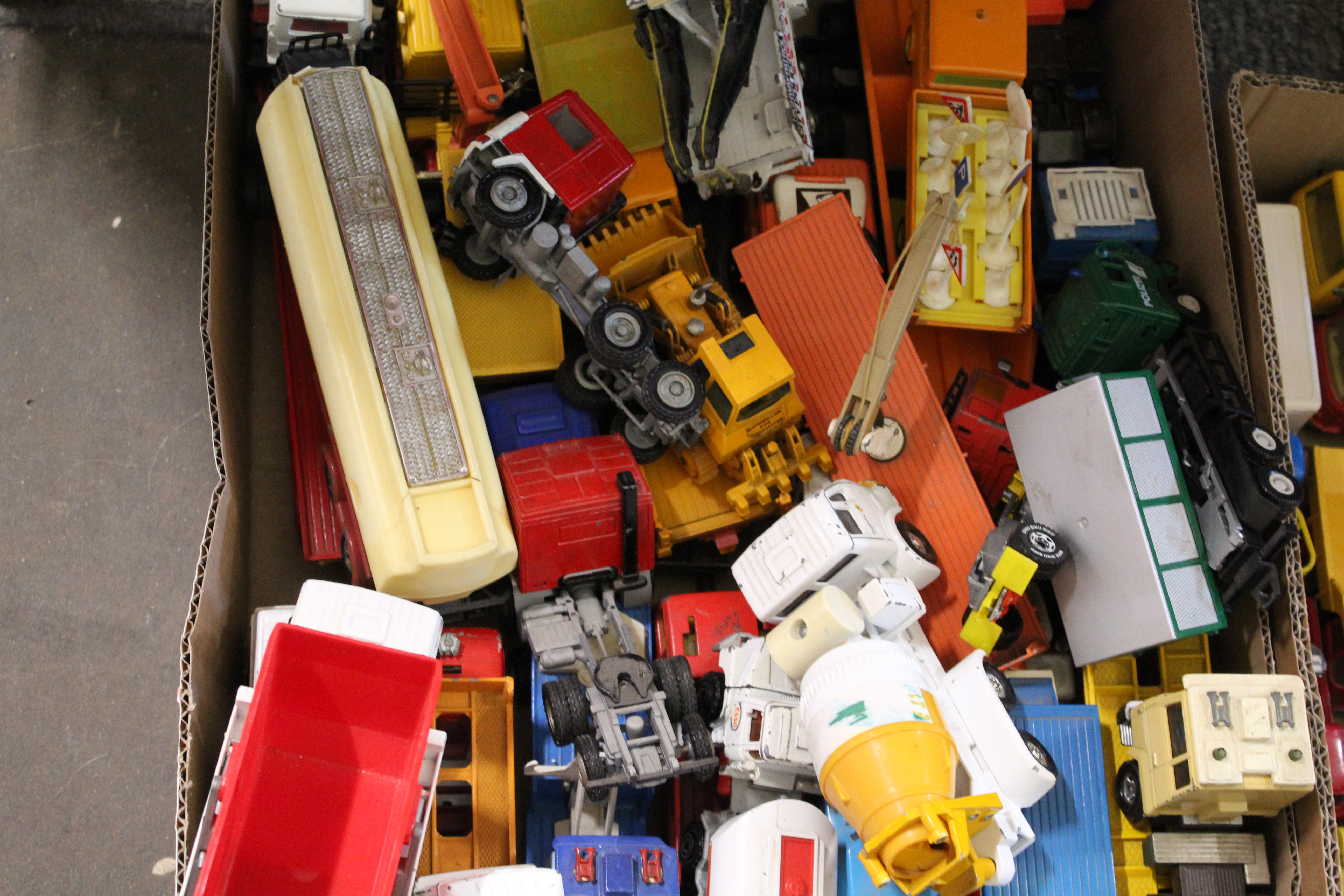 A large collection of various unboxed die-cast model vehicles to include car transporters, petrol - Image 3 of 6