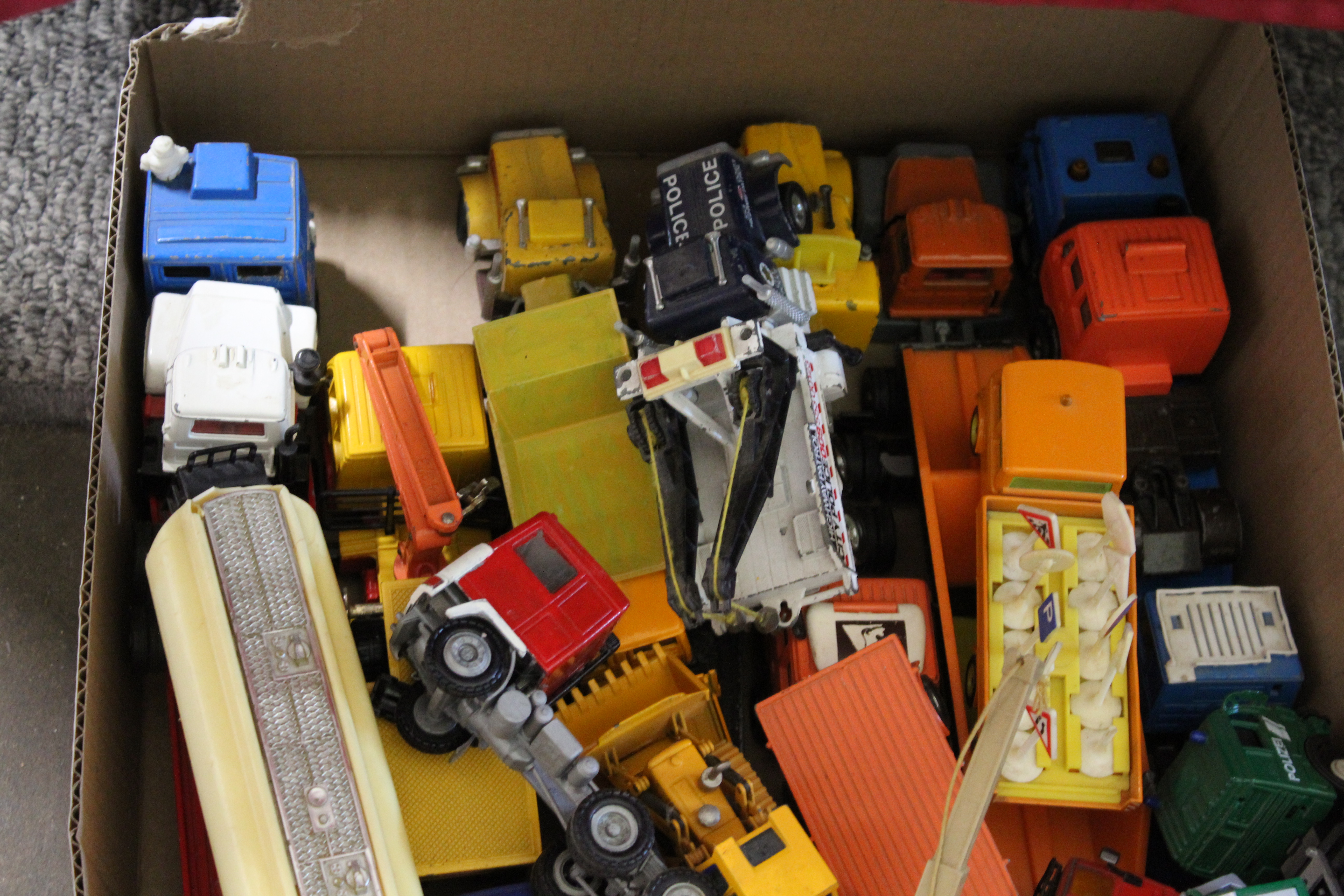 A large collection of various unboxed die-cast model vehicles to include car transporters, petrol - Image 2 of 6