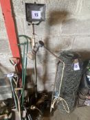 Various workshop lights. SUBJECT TO VAT