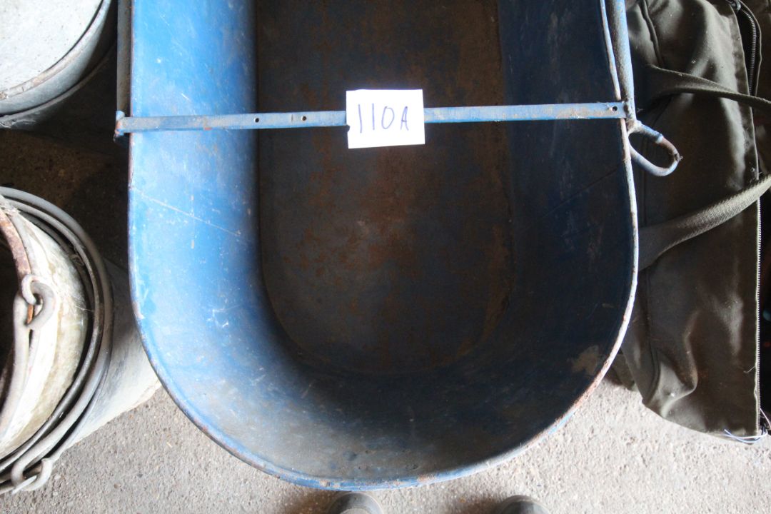 A large blue painted twin handled bath. NO VAT - Image 2 of 3