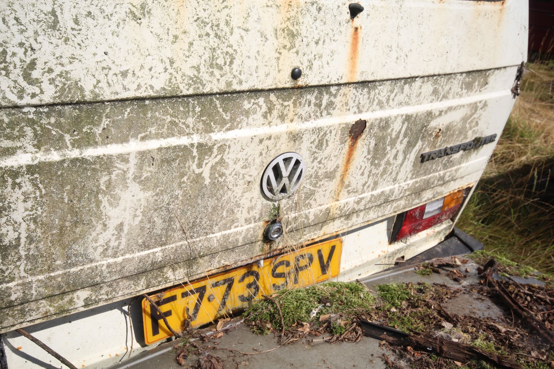 VW Transporter 1.6L diesel manual. Registration F7 - Image 19 of 42