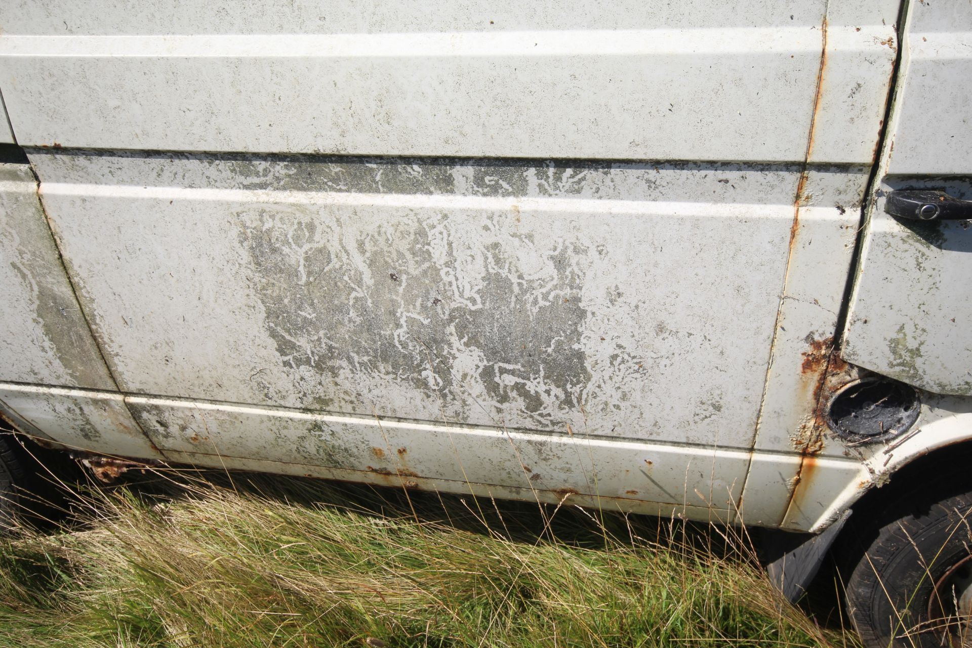 VW Transporter 1.6L diesel manual. Registration F7 - Image 27 of 42