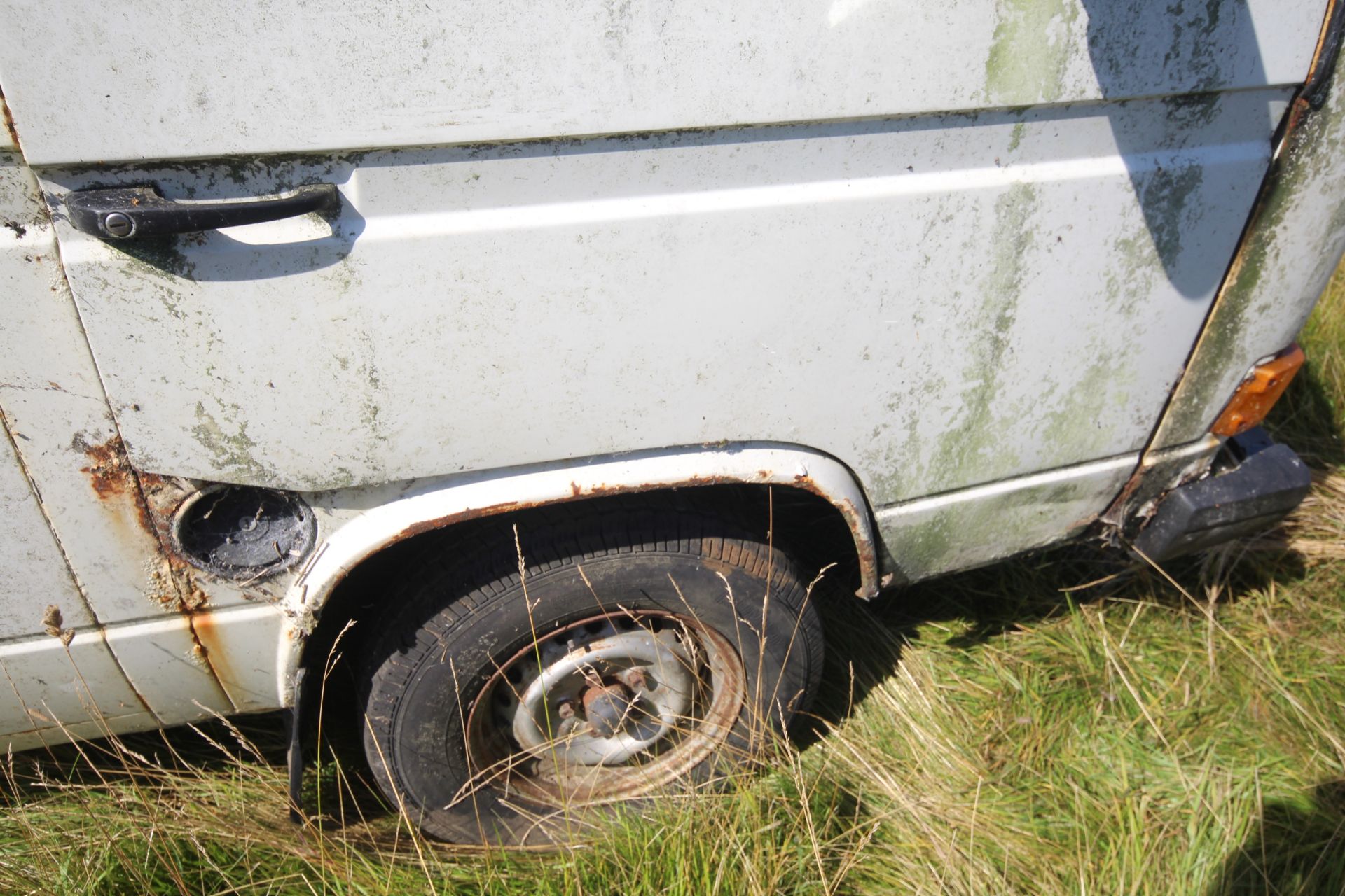 VW Transporter 1.6L diesel manual. Registration F7 - Image 29 of 42