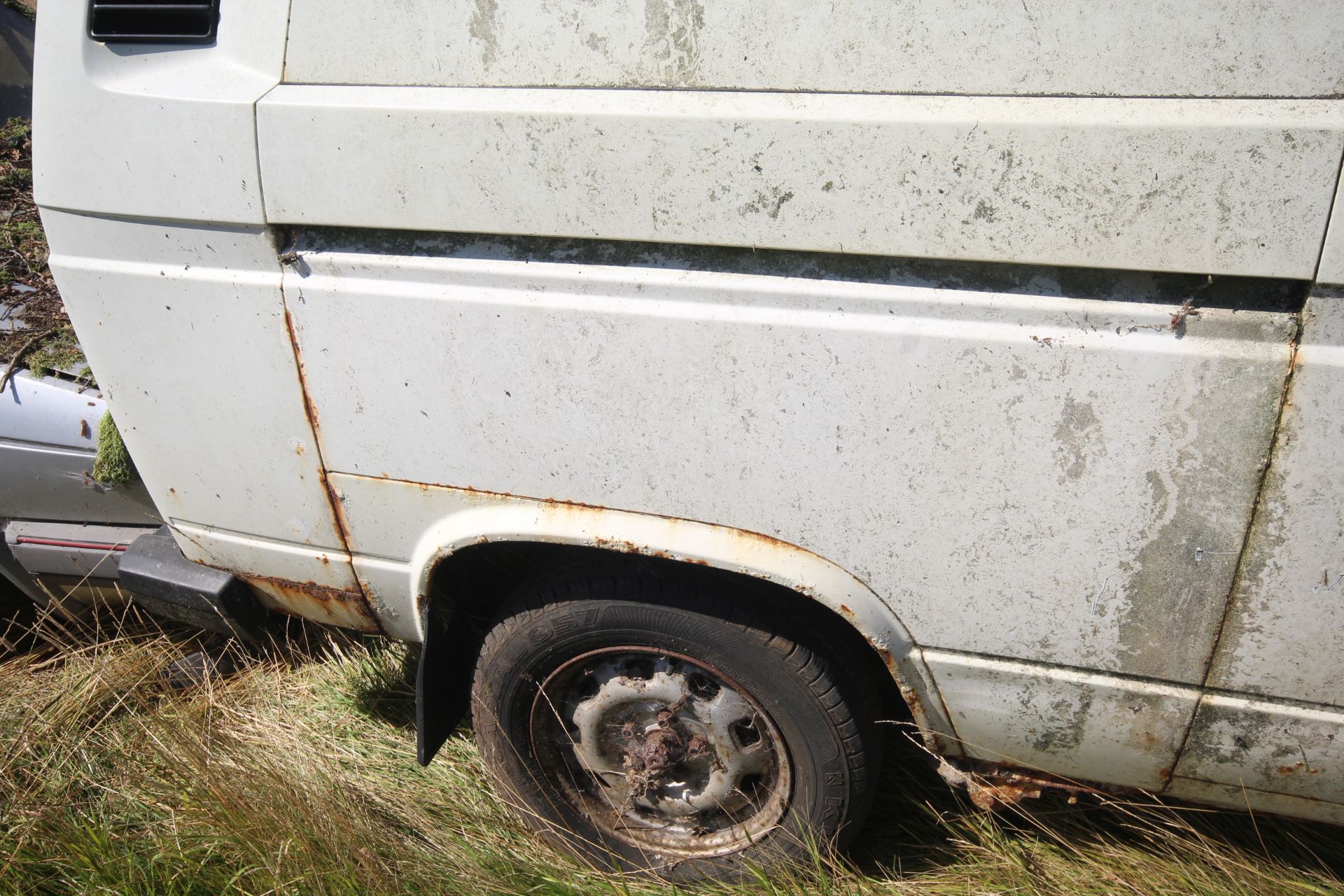 VW Transporter 1.6L diesel manual. Registration F7 - Image 24 of 42