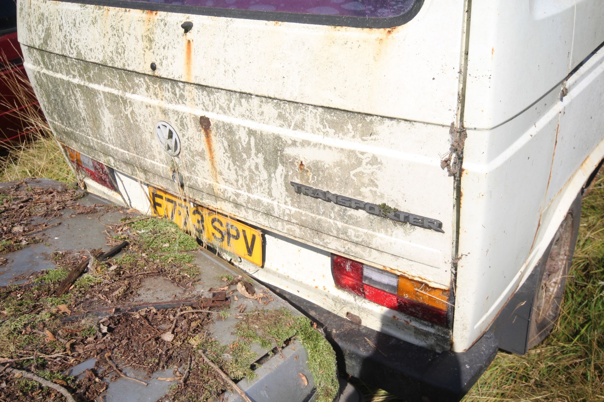VW Transporter 1.6L diesel manual. Registration F7 - Image 21 of 42