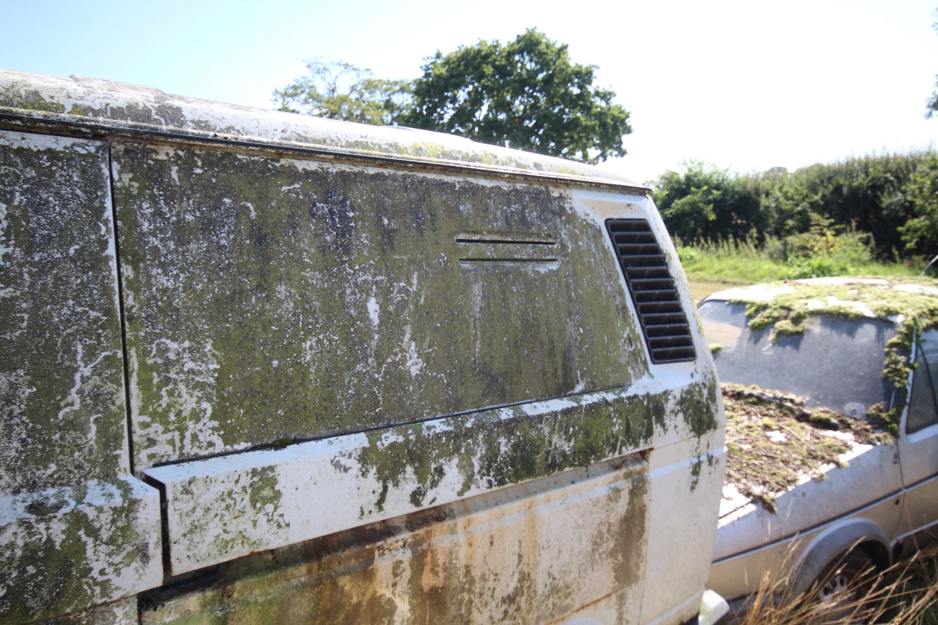 VW Transporter 1.6L diesel manual. Registration F7 - Image 14 of 42