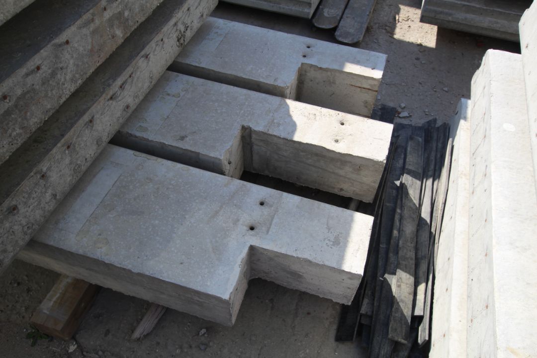 3x notched end prestressed concrete panels: 6485 x - Image 12 of 12