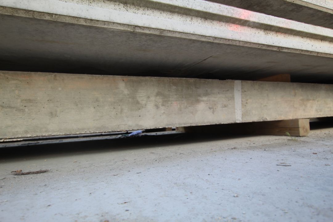 3x notched end prestressed concrete panels: 6485 x - Image 9 of 12