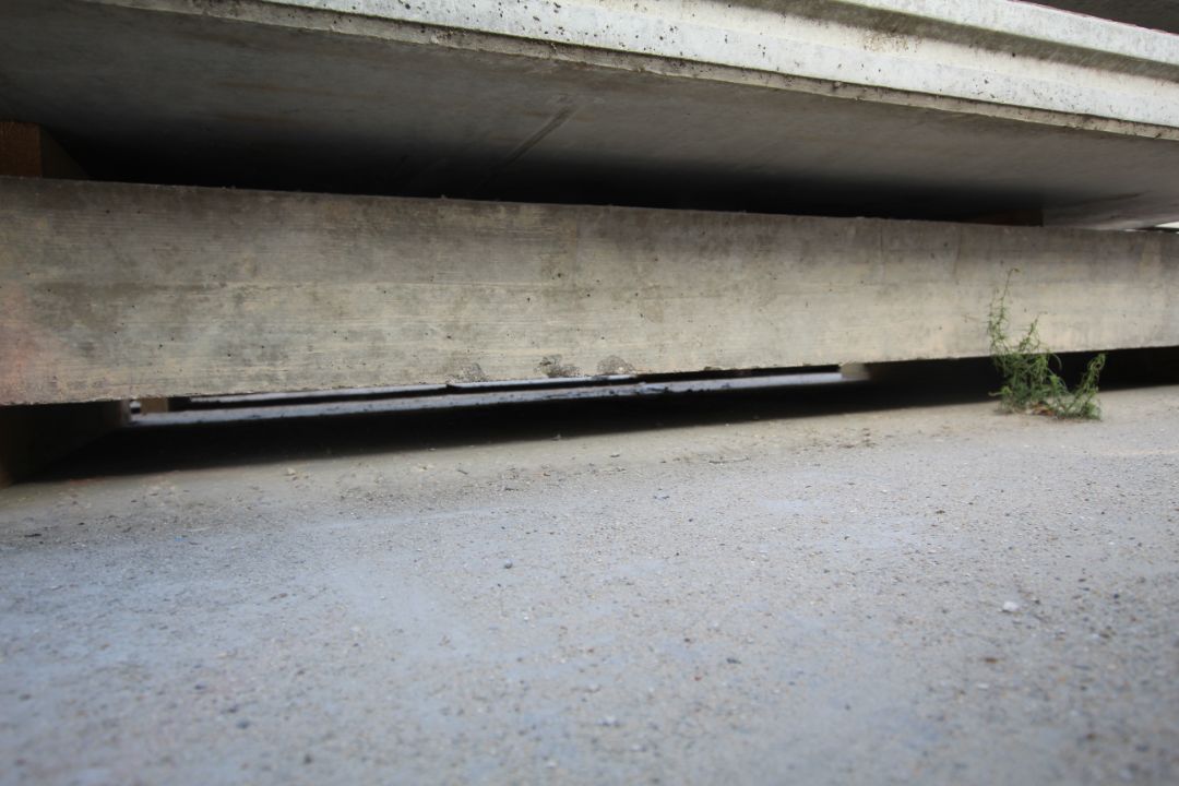 3x notched end prestressed concrete panels: 6485 x - Image 10 of 12