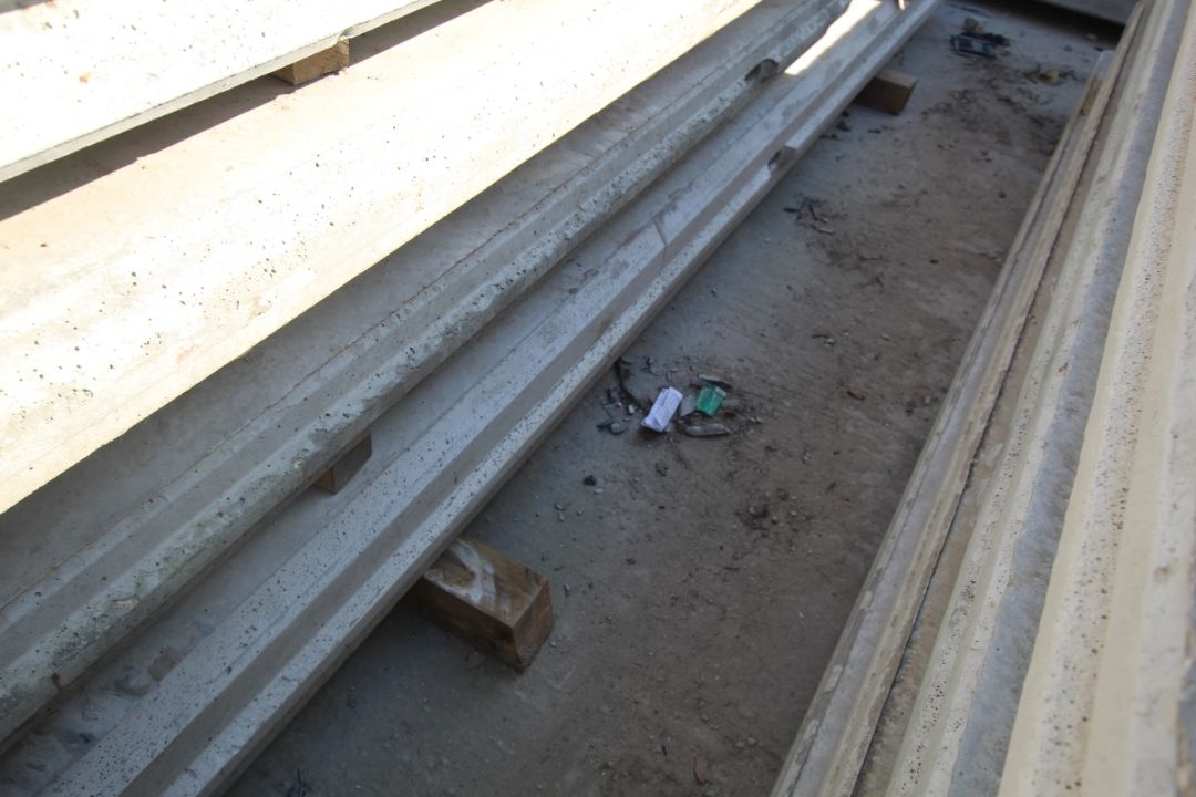 3x notched end prestressed concrete panels: 6485 x - Image 4 of 12