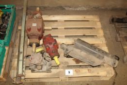 Small pump, machine gear boxes etc.