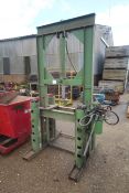 Large farm made hydraulic press