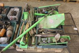 Pallet containing a large quantity of Jones and ot