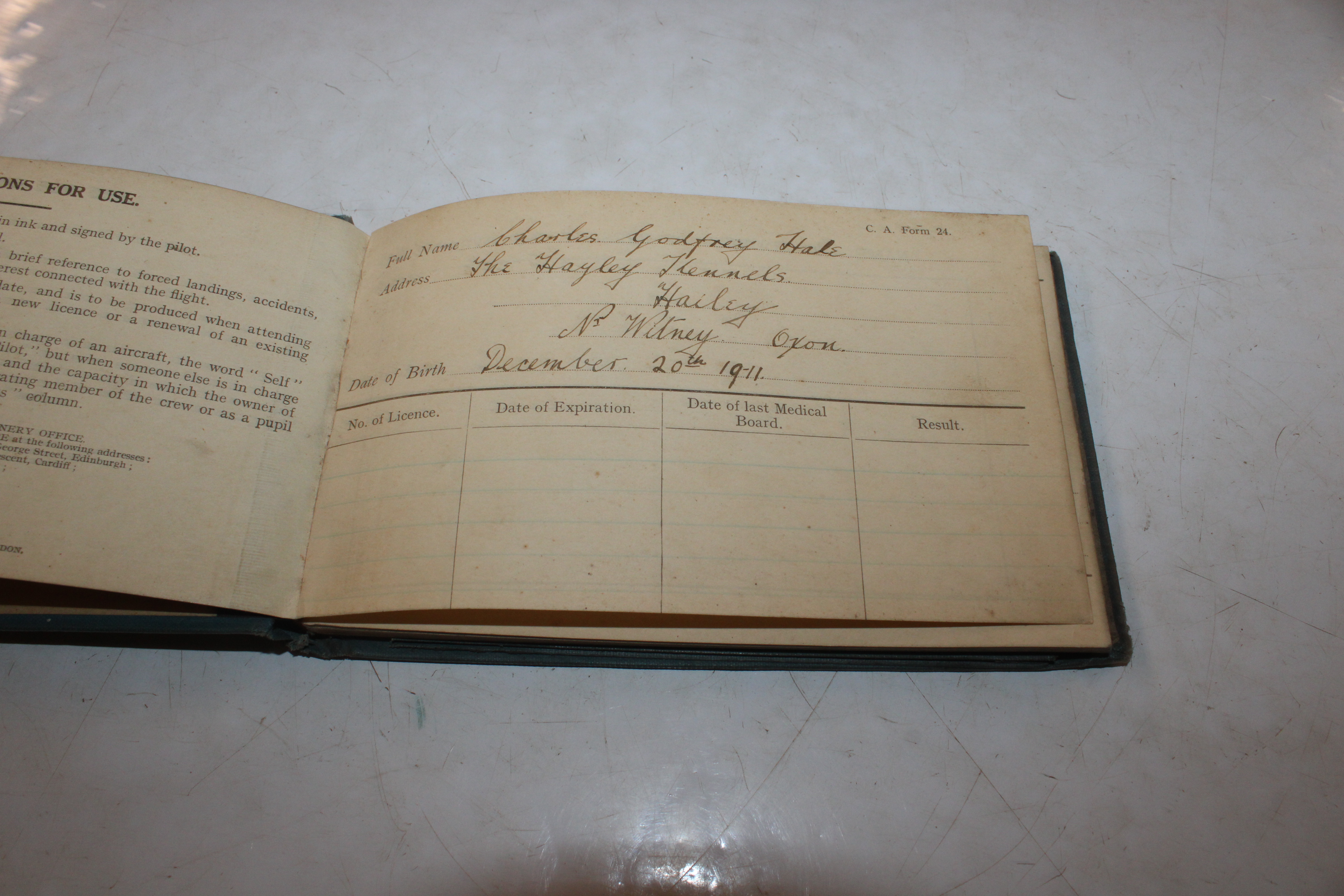 Aviation pilots flying log books, flying licence d - Image 8 of 15