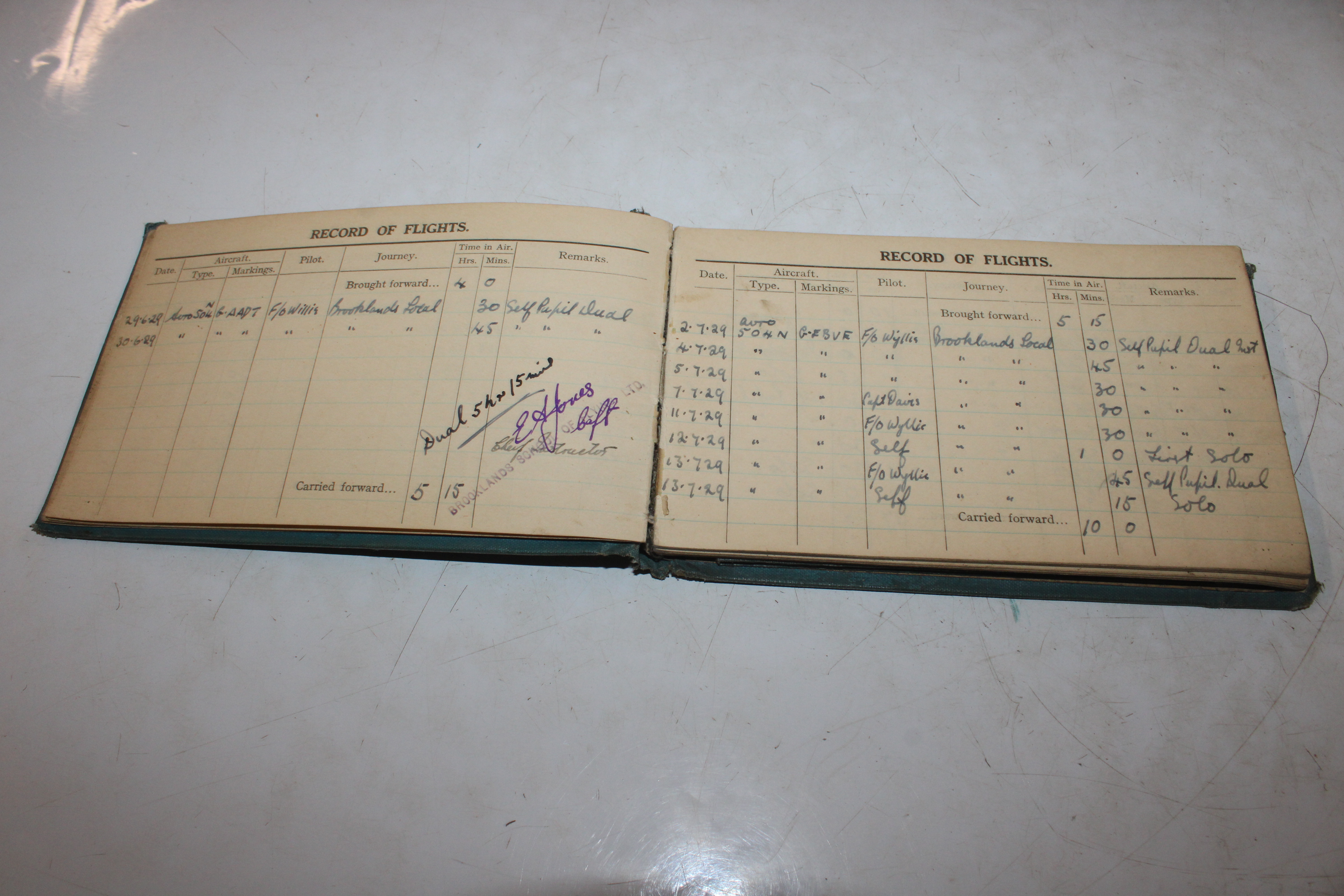 Aviation pilots flying log books, flying licence d - Image 4 of 15