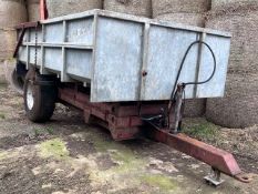 High tip 5 ton trailer on super singles,