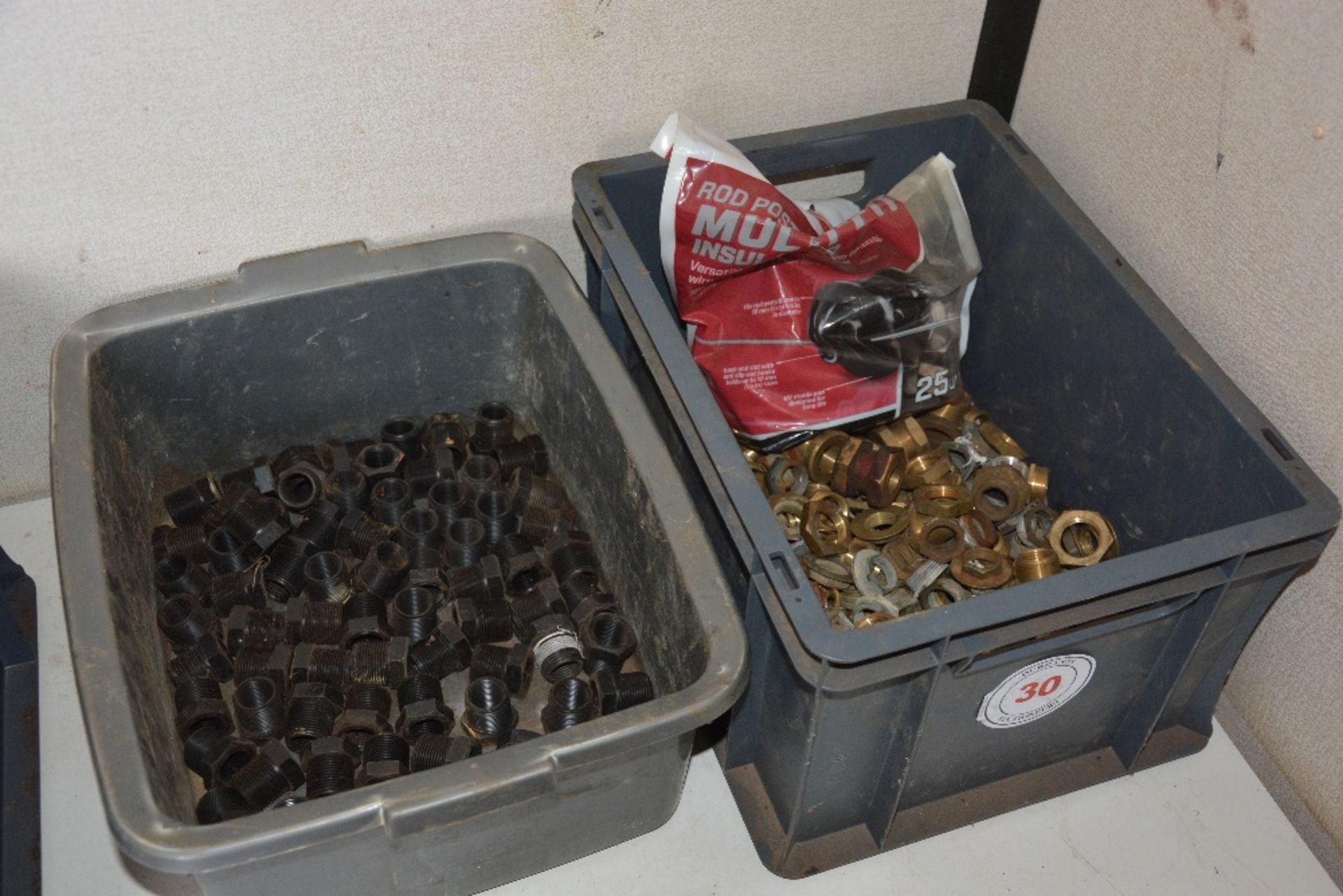 Qty brass pipe fittings